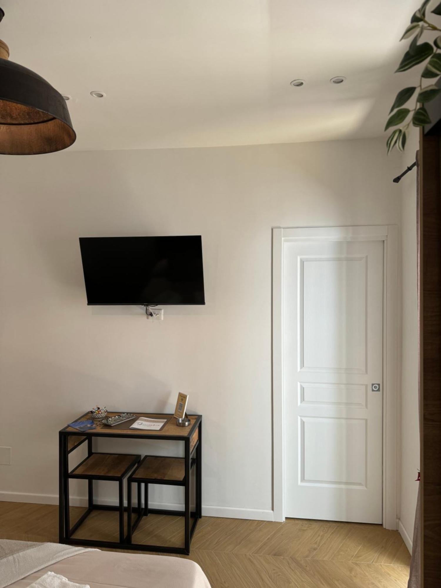 Gennarino Apartments - Panorama Suite With Balcony And Urban Loft Neapol Zewnętrze zdjęcie