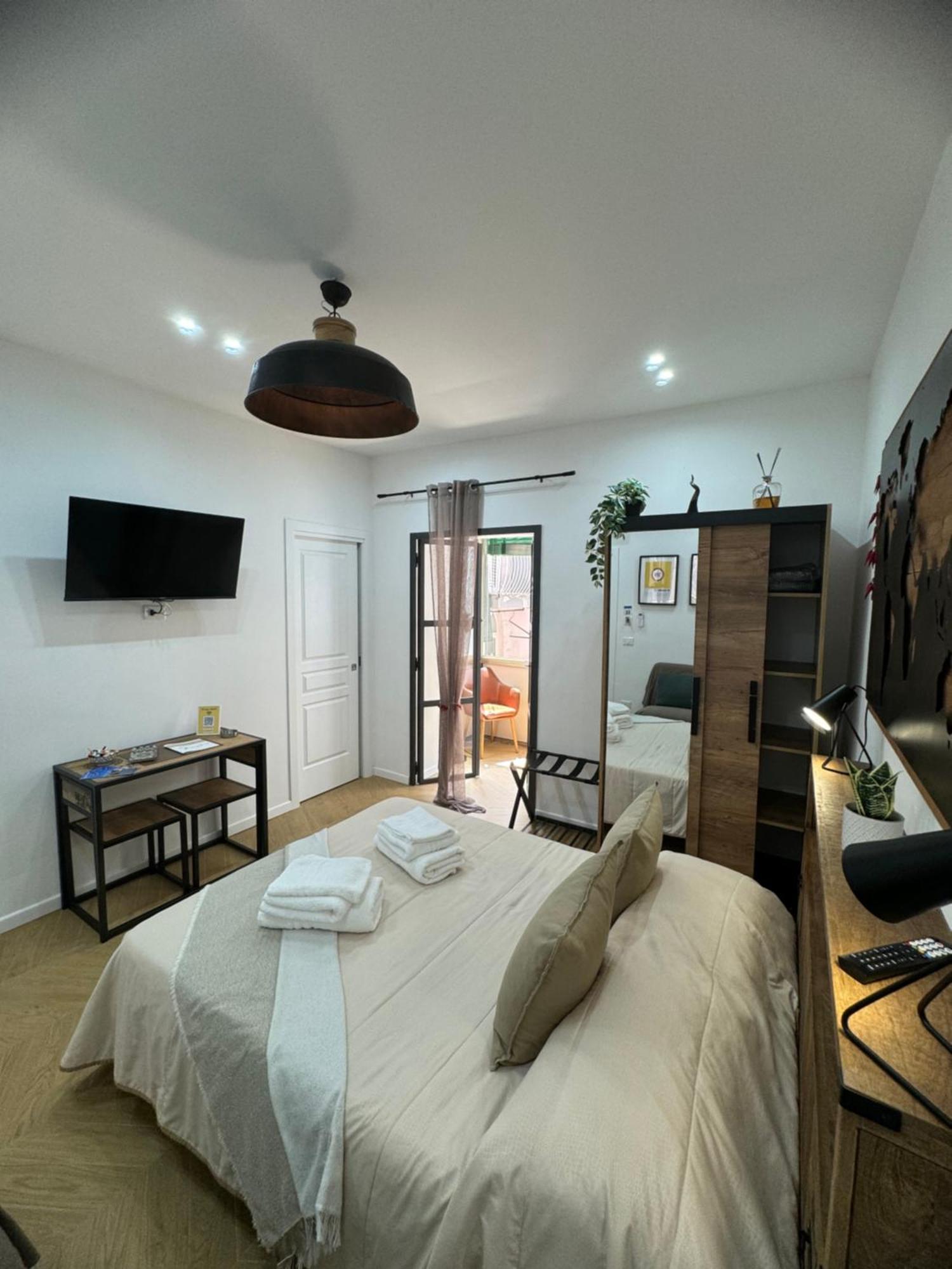 Gennarino Apartments - Panorama Suite With Balcony And Urban Loft Neapol Zewnętrze zdjęcie